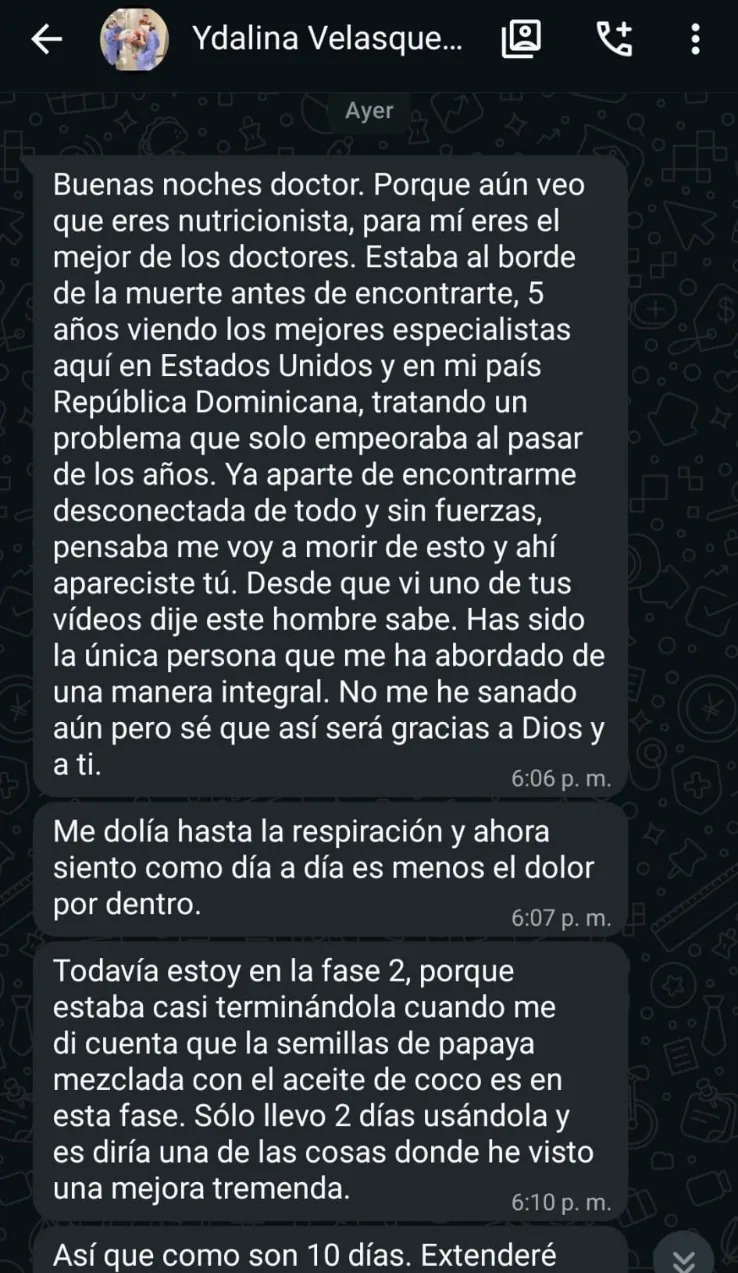 Captura de WhatsApp: una paciente cuenta que tras cinco años de consultas con especialistas siente cada día menos dolor y una mejora notable desde que sigue el plan.