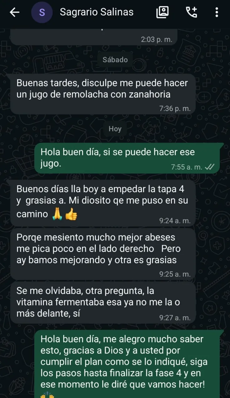 Captura de WhatsApp: una paciente que empieza la fase 4 del plan cuenta que se siente mucho mejor y que las molestias del lado derecho han bajado.