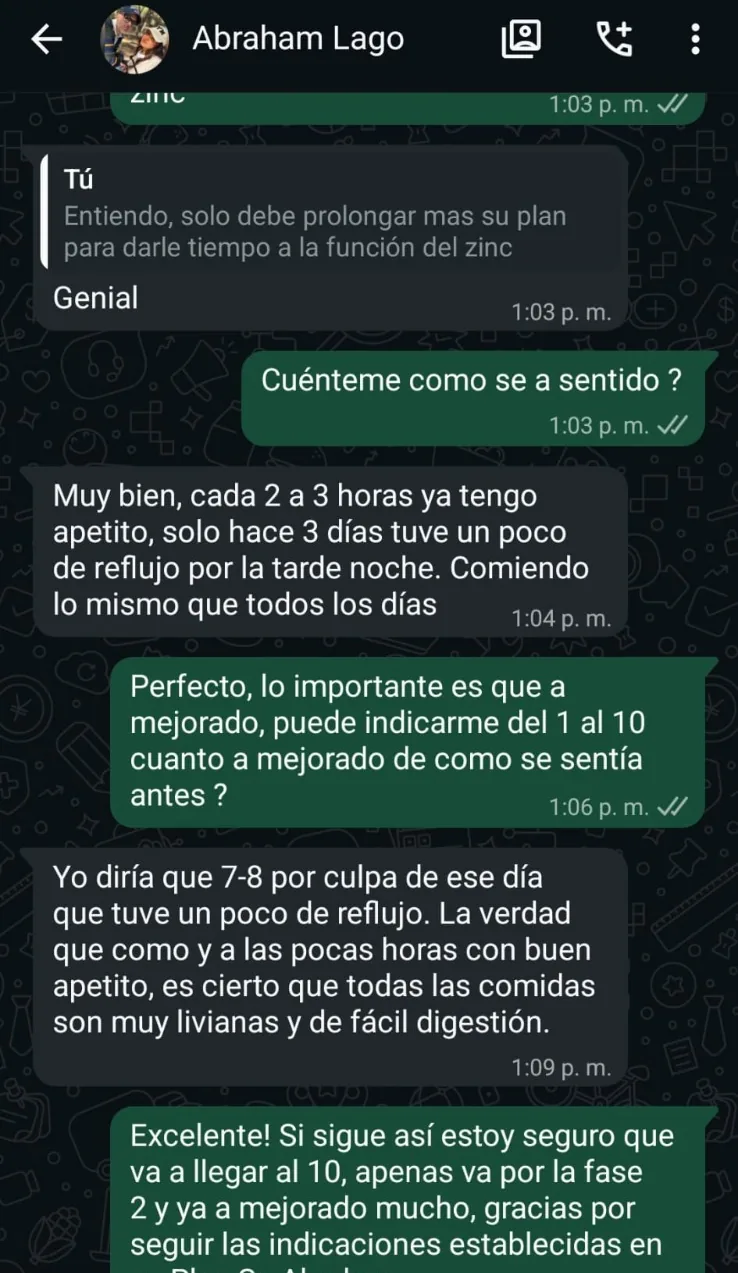 Captura de WhatsApp: un paciente en la fase 2 del plan cuenta que ya siente apetito cada dos o tres horas y que valora su mejoría en un 7 u 8 sobre 10.